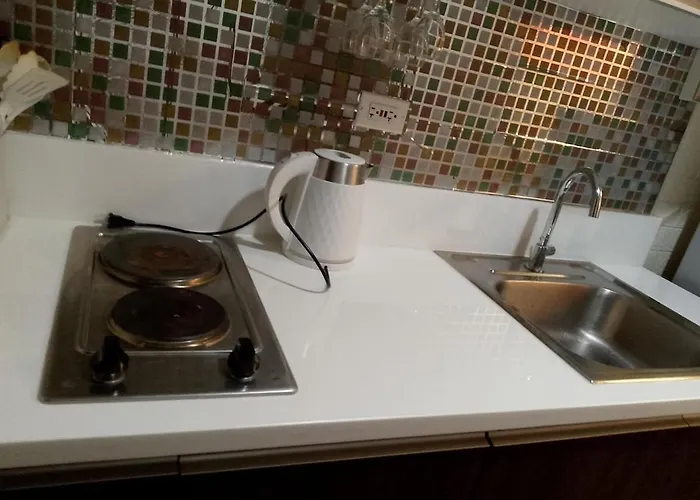 Designer 1br Makati Fast Internet Gym Swim Park 2050 Apartment *