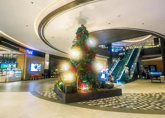 Designer 1br Makati Fast Internet Gym Swim Park 2050 Apartment *