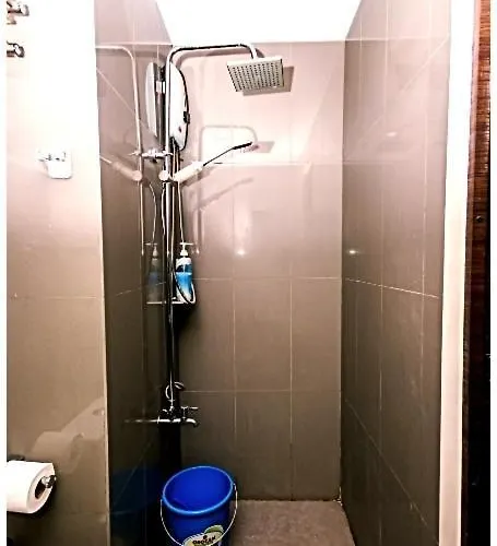 Designer 1br Makati Fast Internet Gym Swim Park 2050 Apartment
