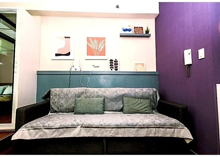 Designer 1br Makati Fast Internet Gym Swim Park 2050 Apartment *
