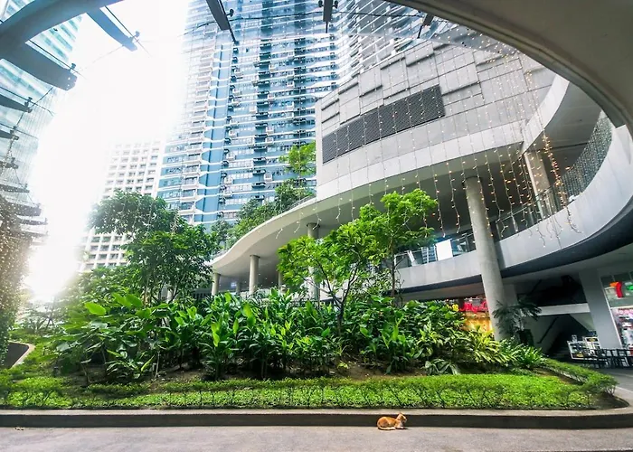 Apartment Designer 1br Makati Fast Internet Gym Swim Park 2050