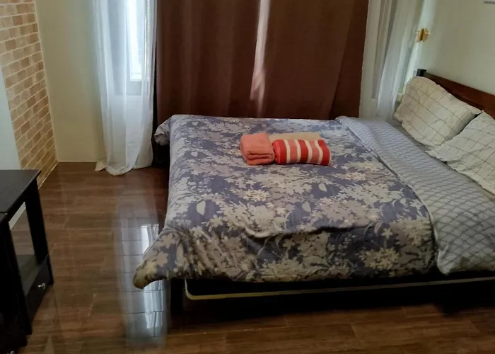Designer 1br Makati Fast Internet Gym Swim Park 2050