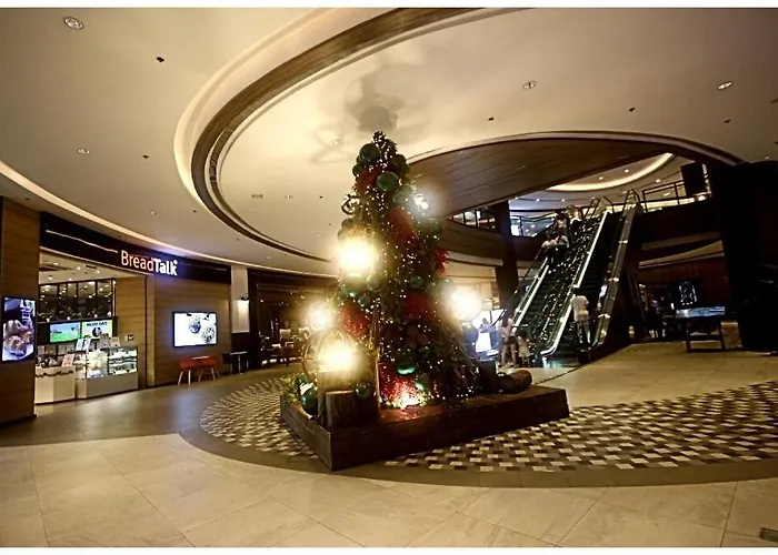 Designer 1br Makati Fast Internet Gym Swim Park 2050 Manila